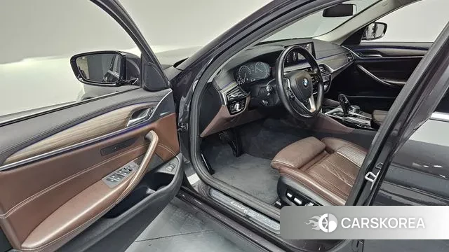 BMW 5 Series (G30) id 3380212 из Кореи 20