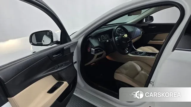 Jaguar XE id 3469684 из Кореи 20