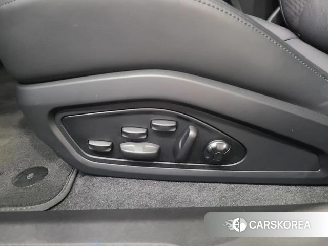 Porsche Taycan id 4177658 из Кореи 20