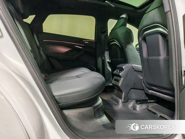 Audi Q6L Sportback e-tron id 4260881 из Китая 17