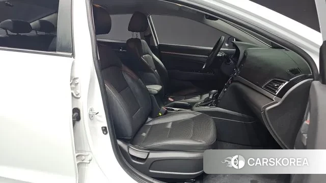 Hyundai Avante AD id 3698757 из Кореи 20