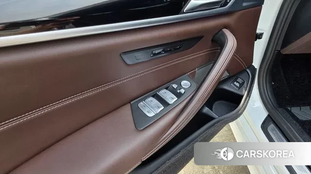 BMW 5 Series (G30) id 2984395 из Кореи 14