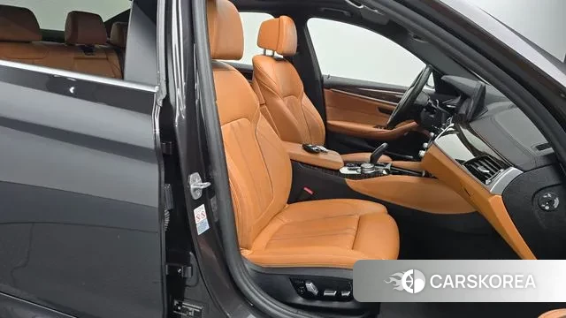 BMW 5 Series (G30) id 3422129 из Кореи 20