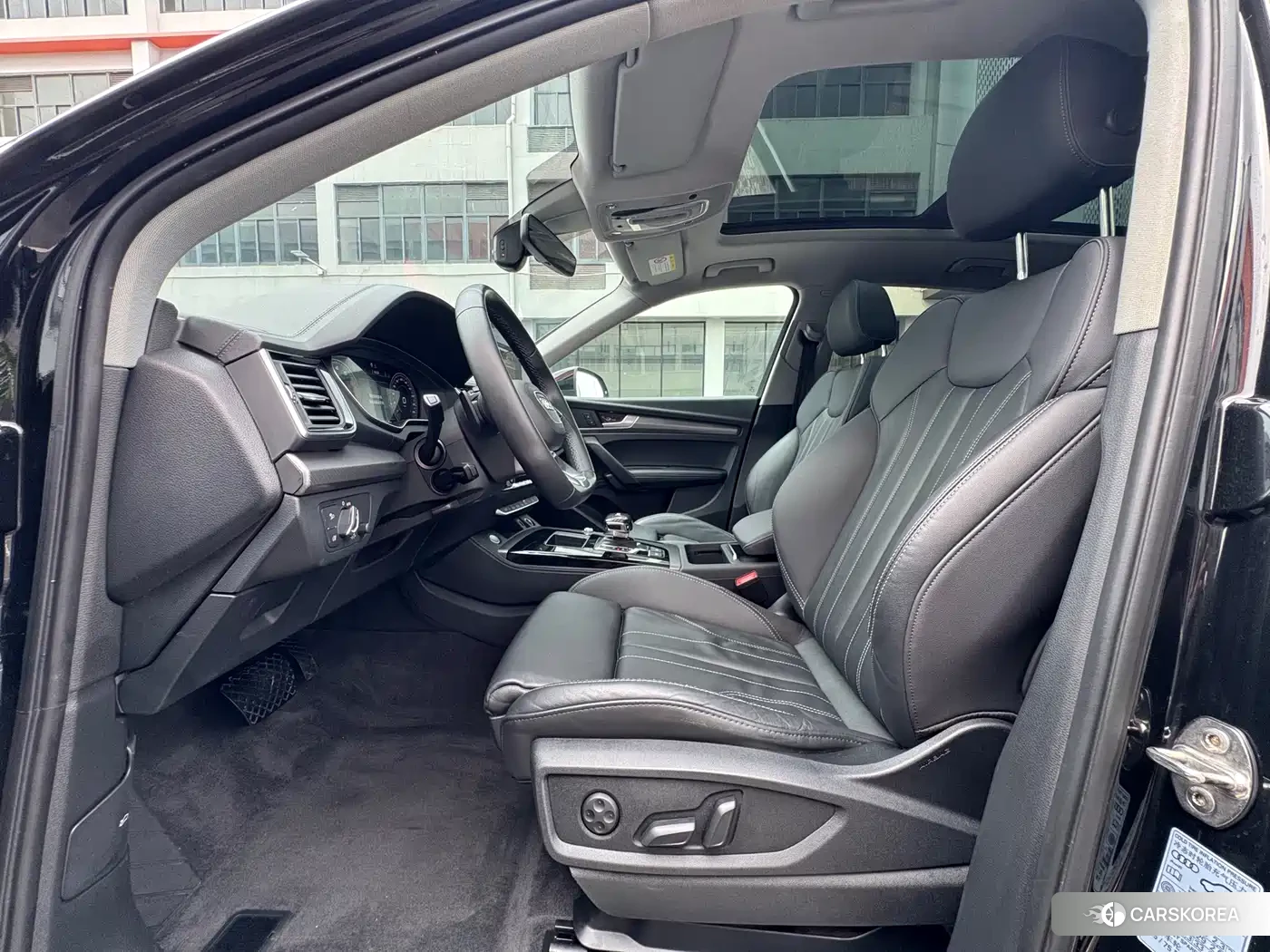 Audi Q5L id 4599690 из Китая 14
