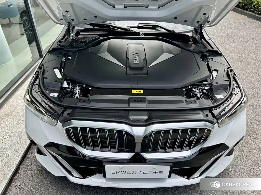 BMW i5 id 4599547 из Китая 14