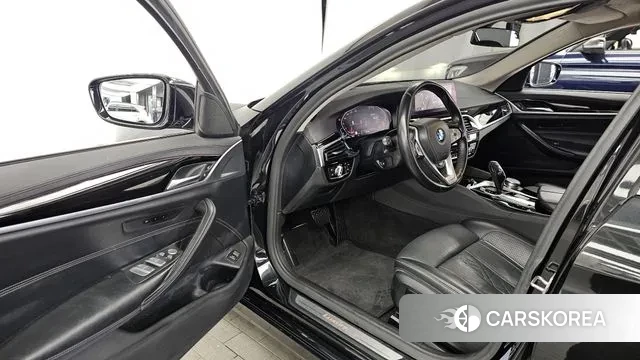 BMW 5 Series (G30) id 3722960 из Кореи 20