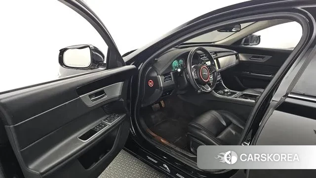 Jaguar XF (X260) id 3072125 из Кореи 20