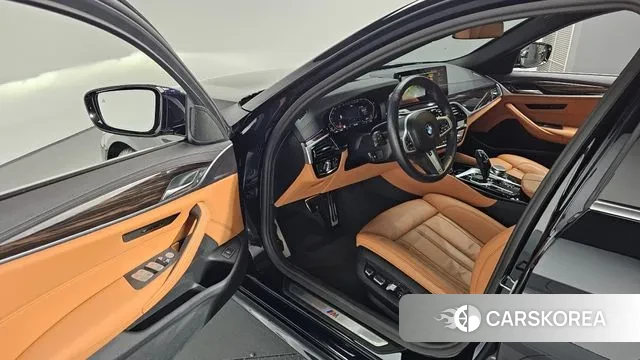 BMW 5 Series (G30) id 3355089 из Кореи 20