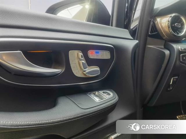 Mercedes-Benz V-class id 4264879 из Китая 21