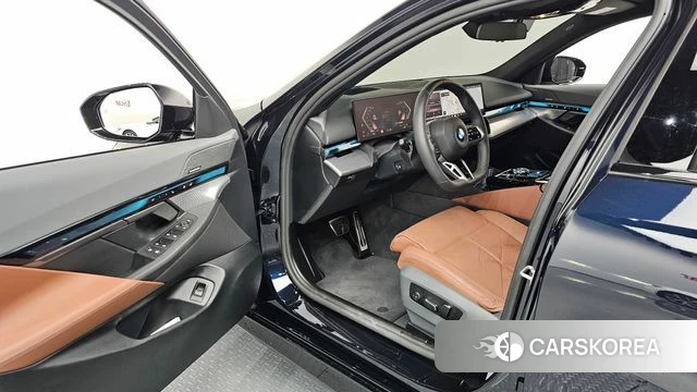 BMW 5 Series (G60) id 4229971 из Кореи 20