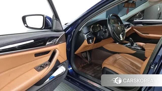 BMW 5 Series (G30) id 3351380 из Кореи 20