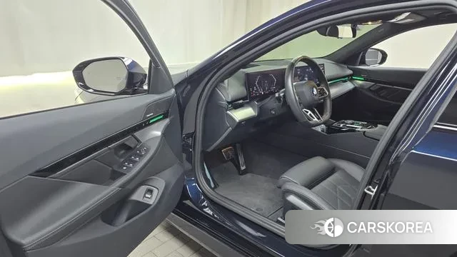 BMW 5 Series (G60) id 3477431 из Кореи 20