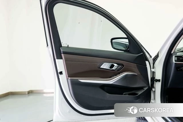 BMW 3 series id 4366089 из Китая 25