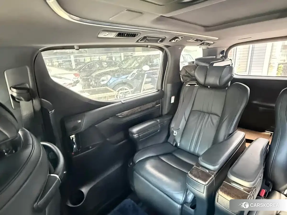 Toyota Elfa id 4679886 из Китая 24