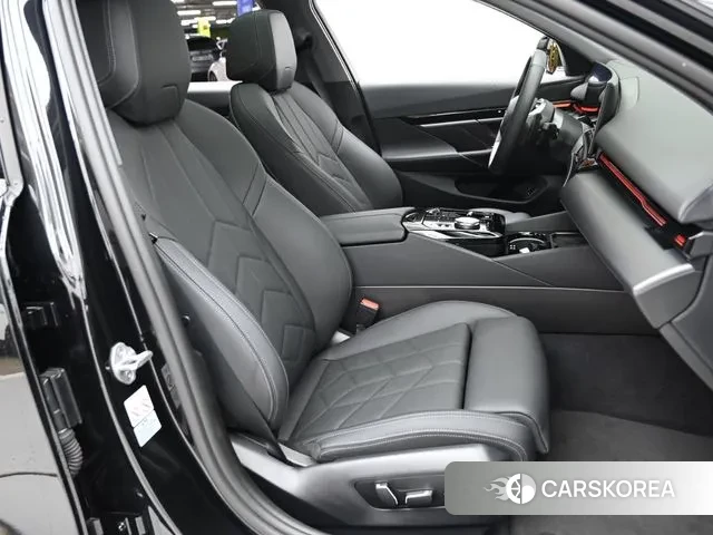 BMW 5 Series (G60) id 2998045 из Кореи 20