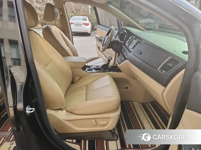 Kia The New Carnival id 3728685 из Кореи 20