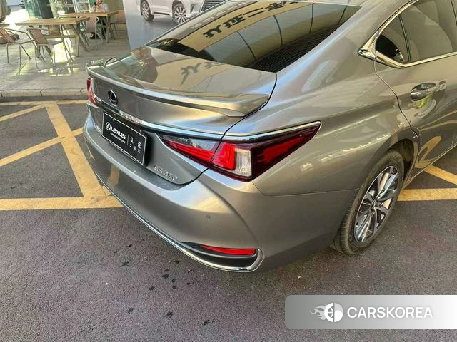 Lexus ES id 4277365 из Китая 29