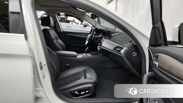 BMW 5 Series (G30) id 3573818 из Кореи 20