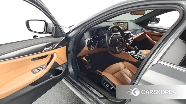 BMW 5 Series (G30) id 3751903 из Кореи 20