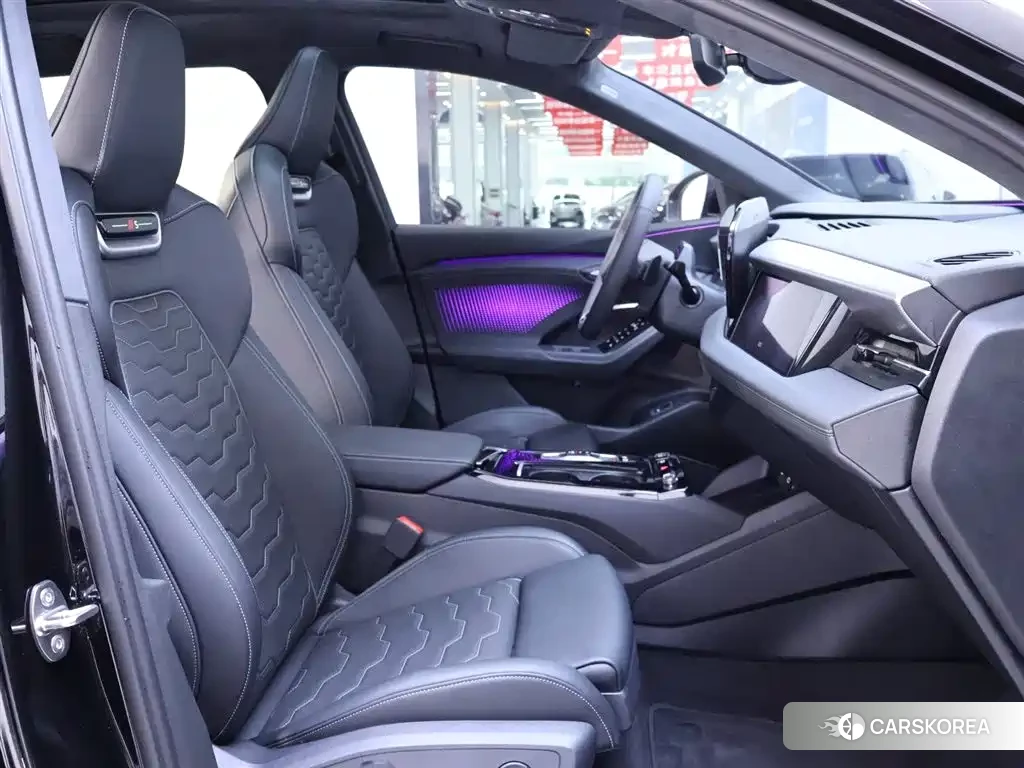 Audi Q6L id 4600385 из Китая 28