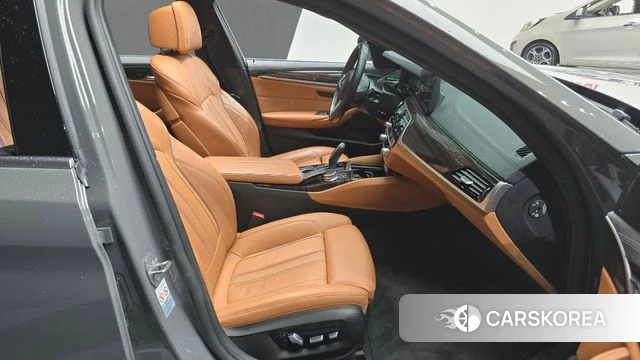 BMW 5 Series (G30) id 3860080 из Кореи 20