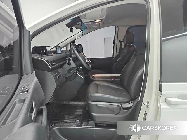 Hyundai Staria id 4692701 из Кореи 17