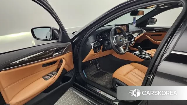 BMW 5 Series (G30) id 3032446 из Кореи 20