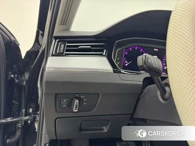 Volkswagen Magotan id 4258706 из Китая 28