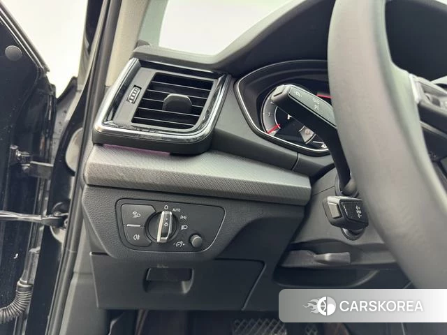 Audi Q5L id 3927064 из Китая 28