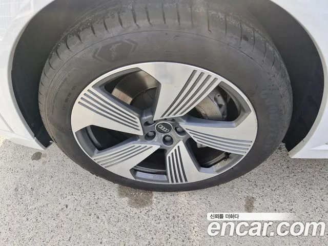 Audi e-Tron id 2644679 из Кореи 10