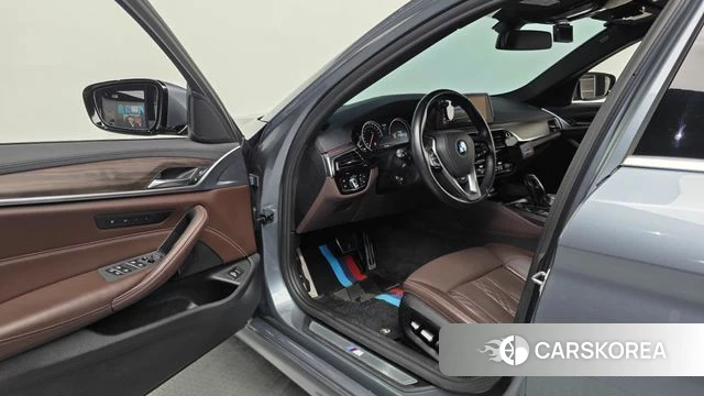 BMW 5 Series (G30) id 4684573 из Кореи 33