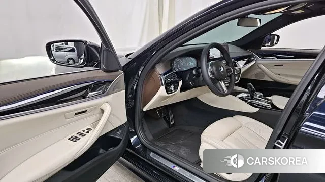 BMW 5 Series (G30) id 3636367 из Кореи 20