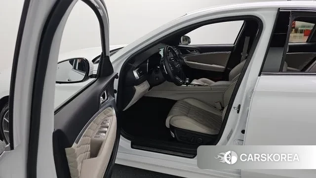 Genesis The New G70 id 3394915 из Кореи 20