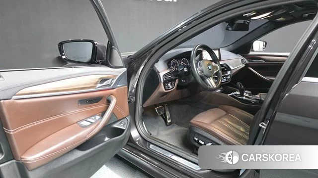 BMW 5 Series (G30) id 4923704 из Кореи 31