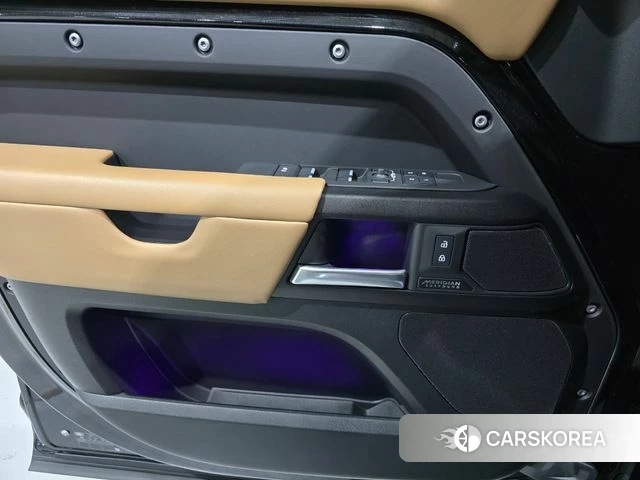 Land Rover Defender (L663) id 3952679 из Кореи 20