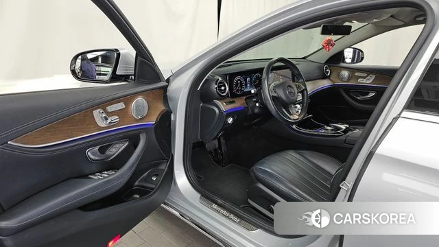 Mercedes-Benz E-Class W213 id 4543797 из Кореи 34