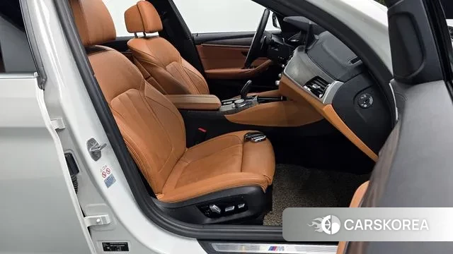 BMW 5 Series (G30) id 3708745 из Кореи 20