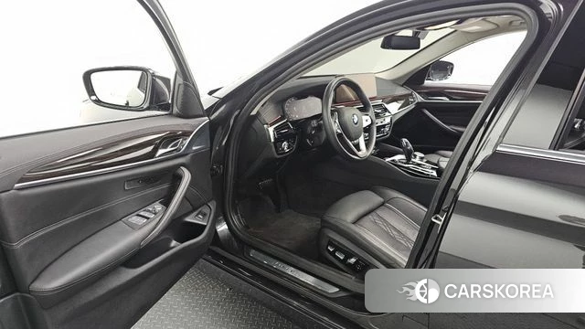 BMW 5 Series (G30) id 4670686 из Кореи 20