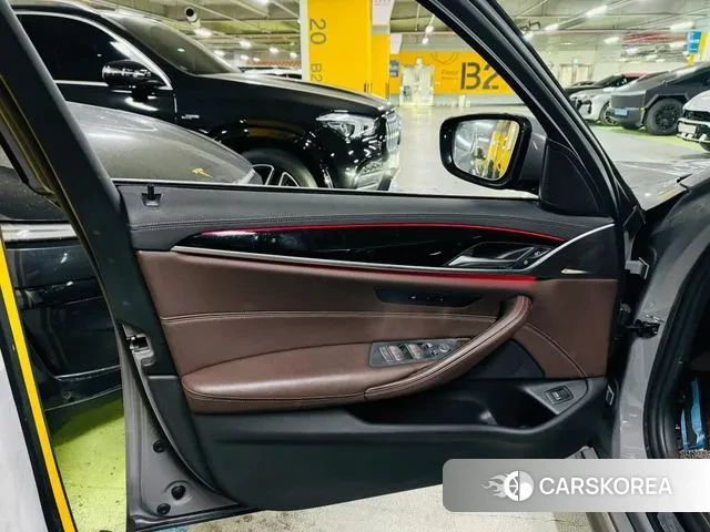 BMW 5 Series (G30) id 3508898 из Кореи 20