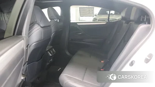 Lexus ES300h 7th generation id 2910030 из Кореи 16