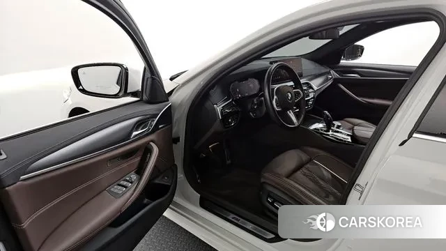 BMW 5 Series (G30) id 3482885 из Кореи 20