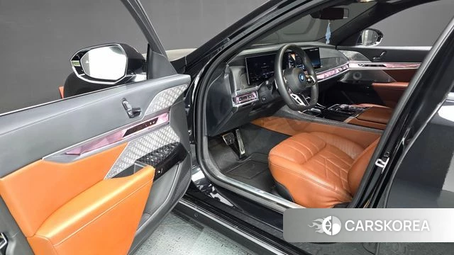 BMW i7 (G70) id 4499952 из Кореи 34