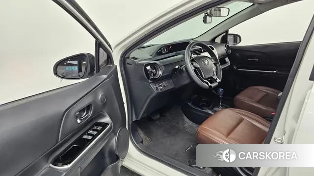 Toyota Prius C id 3034222 из Кореи 20