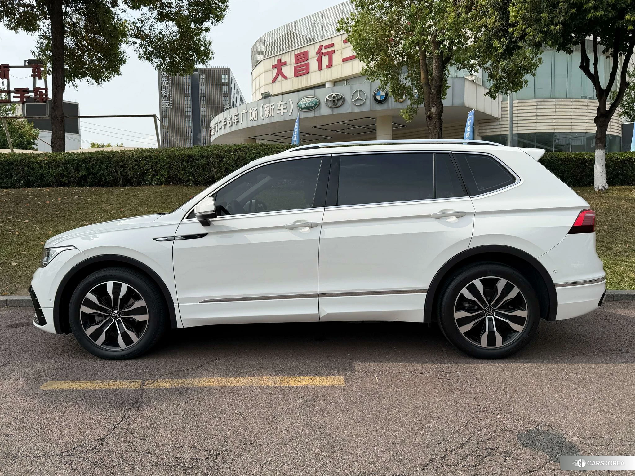 Volkswagen Tiguan L id 4426786 из Китая 13