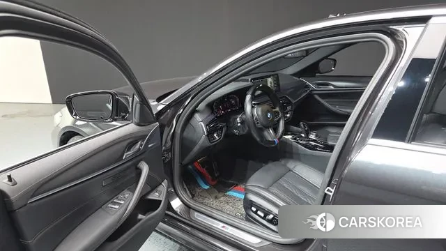 BMW 5 Series (G30) id 3394412 из Кореи 20