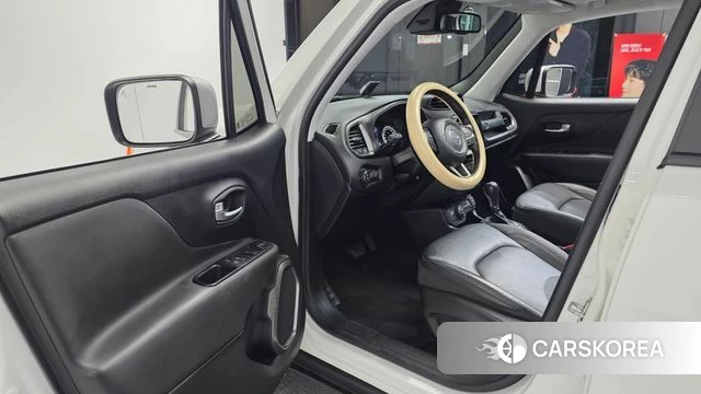 Jeep Renegade id 4430296 из Кореи 31