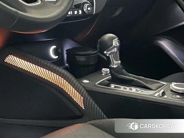 Audi Q2L id 4272697 из Китая 18