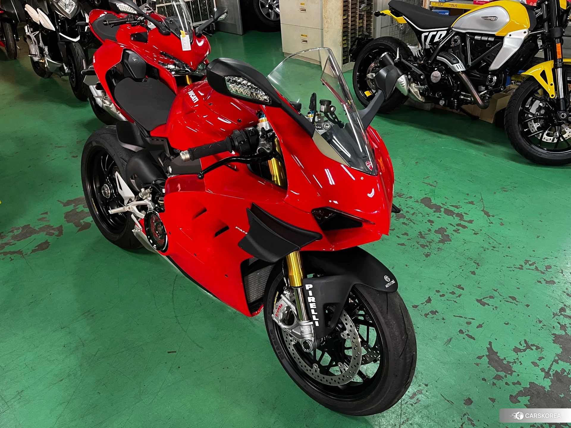 Ducati PANIGALE V4 S id 4191877 из Японии 10
