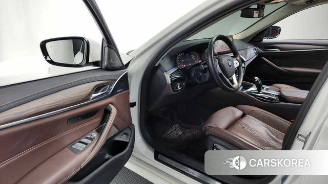 BMW 5 Series (G30) id 3843416 из Кореи 20