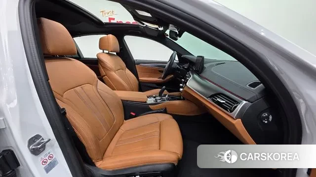 BMW 5 Series (G30) id 3002552 из Кореи 20